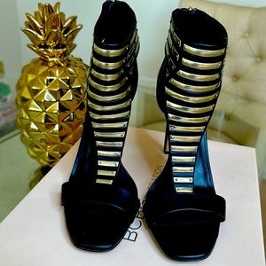 BCBGeneration Nevada T-Strap Sandal Black Sz 8.5